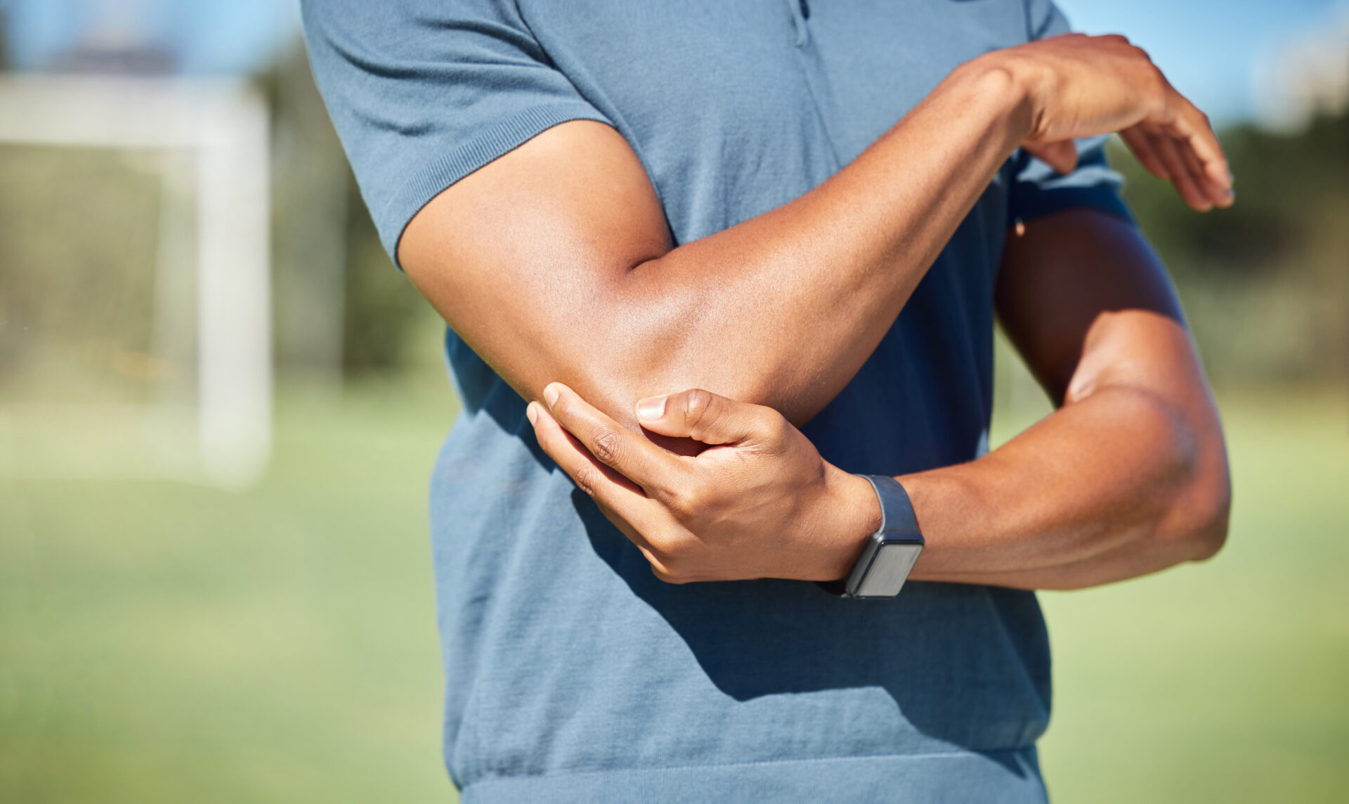 symptoms of elbow pain